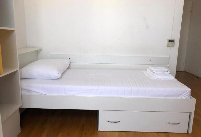 Quarto Estandar Individual para Deficientes Físicos, Rooms Dr. Franjo Tuđman Hostel