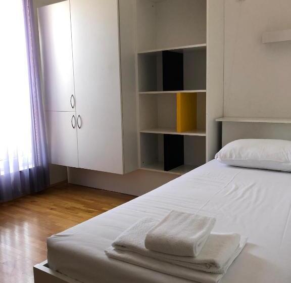 Quarto Estandar Individual para Deficientes Físicos, Rooms Dr. Franjo Tuđman Hostel