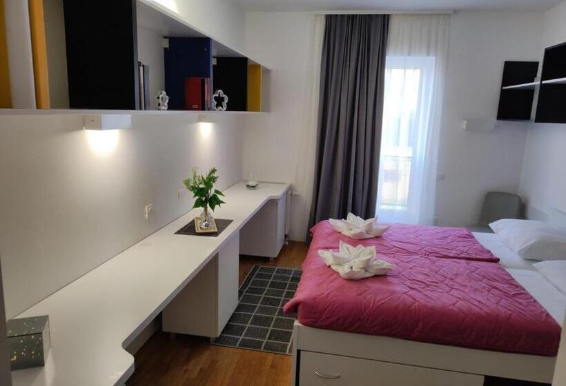 Quarto Deluxe, Rooms Dr. Franjo Tuđman Hostel