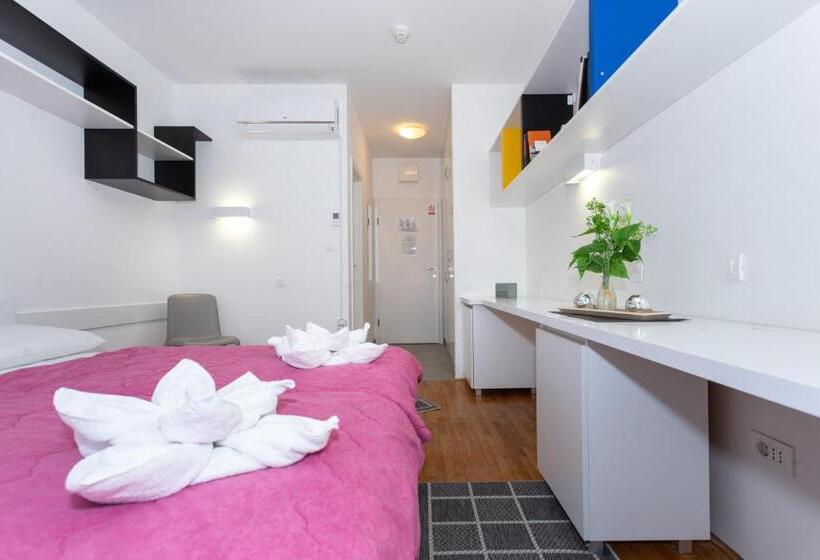 Quarto Deluxe, Rooms Dr. Franjo Tuđman Hostel