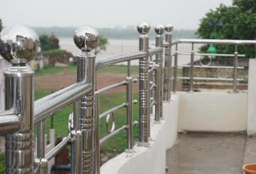 اتاق استاندارد, Golden River