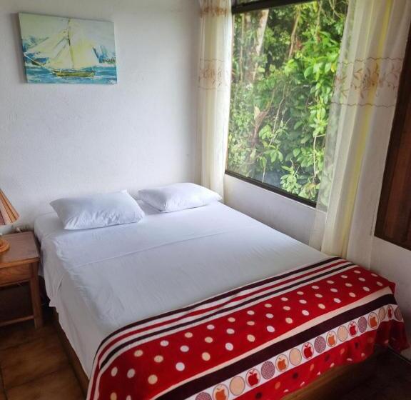 스탠다드 트리플 룸, La Rana De Arenal