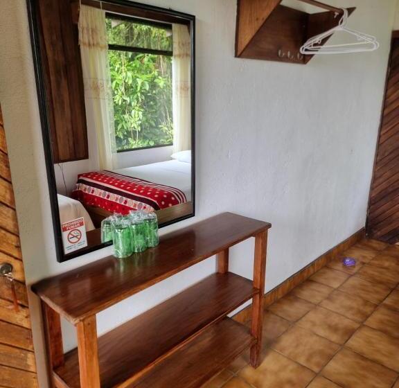 스탠다드 트리플 룸, La Rana De Arenal