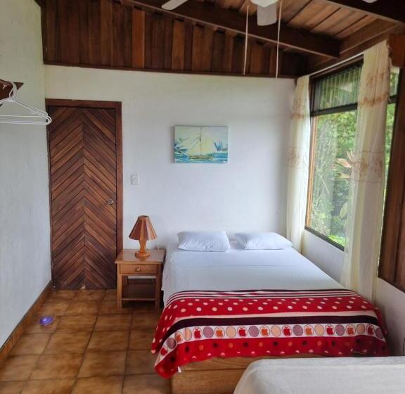 스탠다드 트리플 룸, La Rana De Arenal