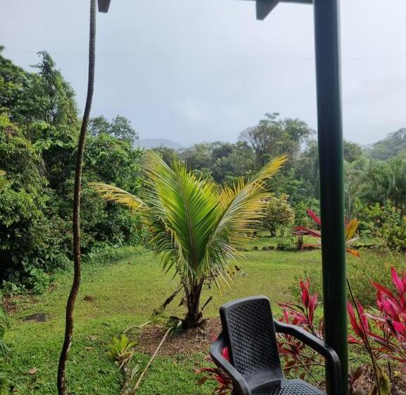 스탠다드 트리플 룸, La Rana De Arenal