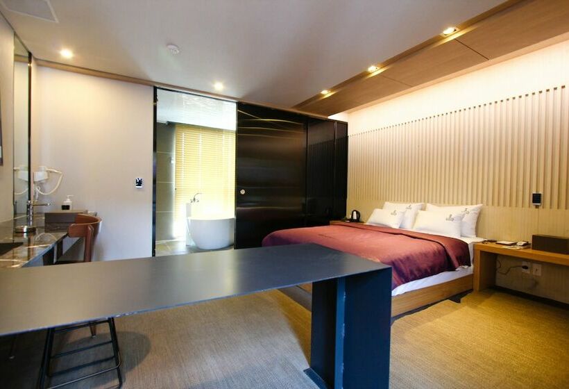 스탠다드 룸, Louis Boutique