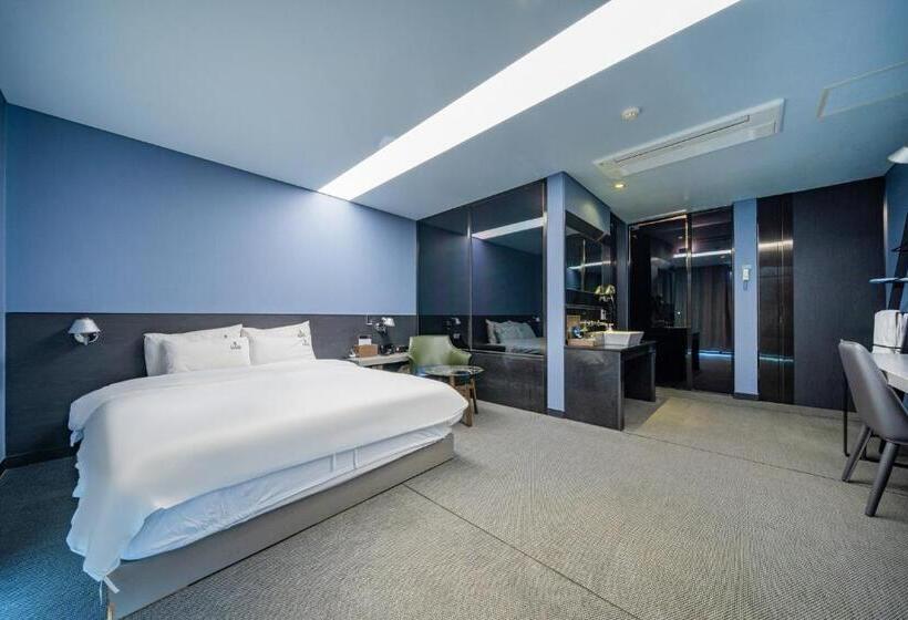 스탠다드 룸 바다 전망, Louis Boutique