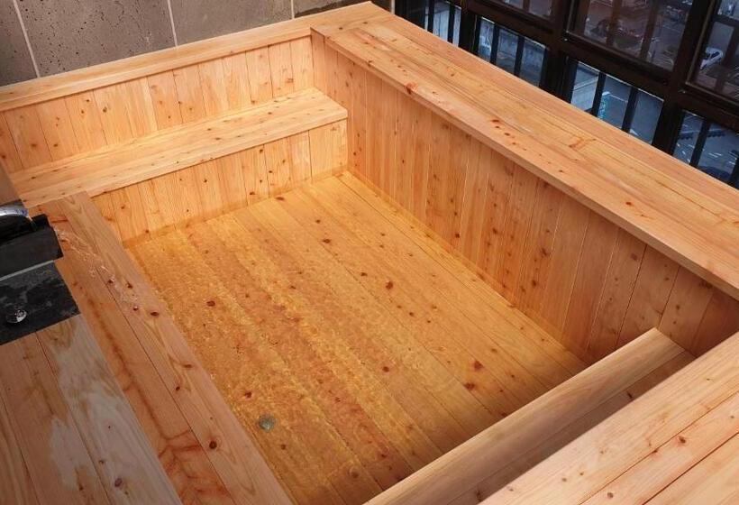 듀플렉스 스위트, Louis Boutique