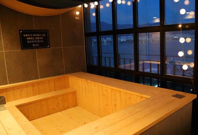 듀플렉스 스위트, Louis Boutique