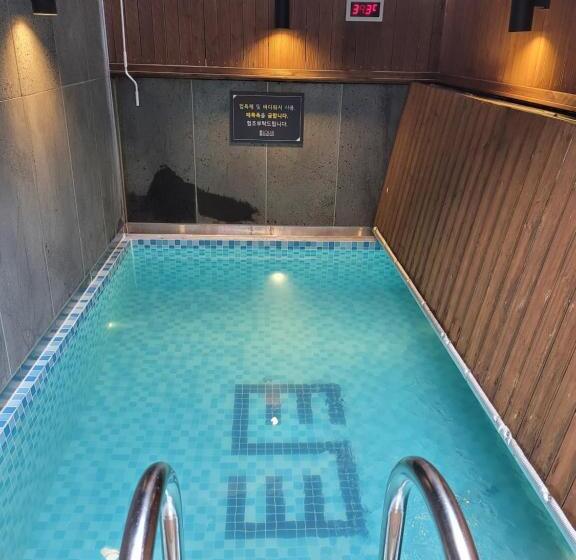 스탠다드 테라스 룸, Louis Boutique