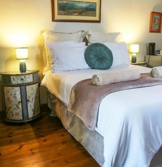 クラシックルーム, Mr Pell S House Self Catering Accommodation