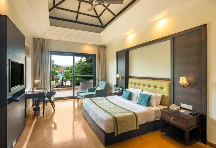 غرفة قياسية مطلّة علي حمام السباحة, Mahua Bagh Resort Kumbhalgarh