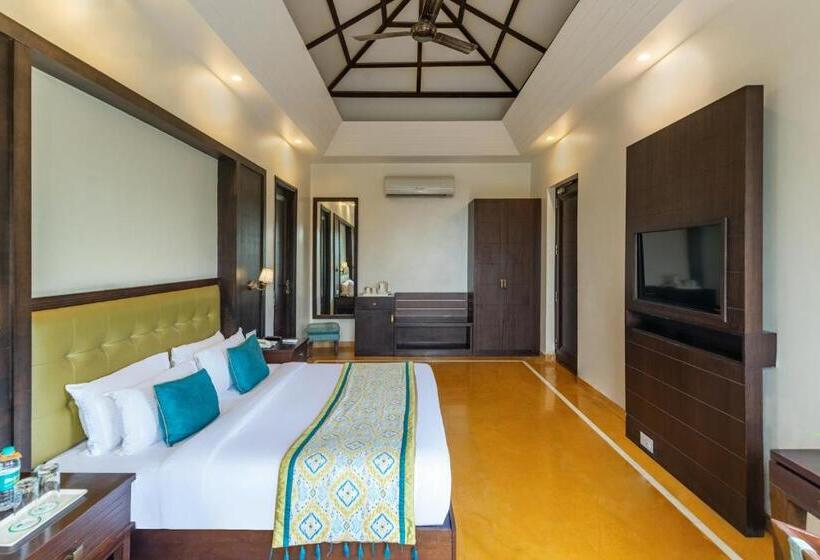 غرفة قياسية مطلّة علي حمام السباحة, Mahua Bagh Resort Kumbhalgarh