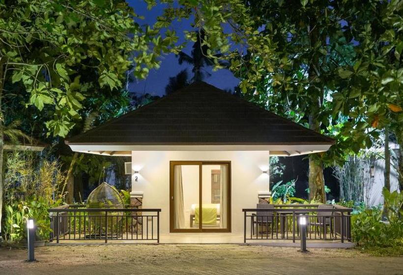 جناح مزود بجاكوزى, Solina Beach & Nature Resort
