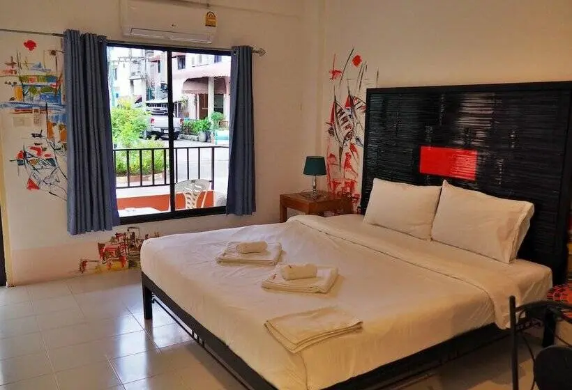 اتاق استاندارد با بالکن, Baanmaeresidence
