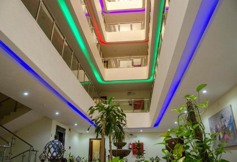 Полулюкс, Swiss Spirit Hotel & Suites Taif