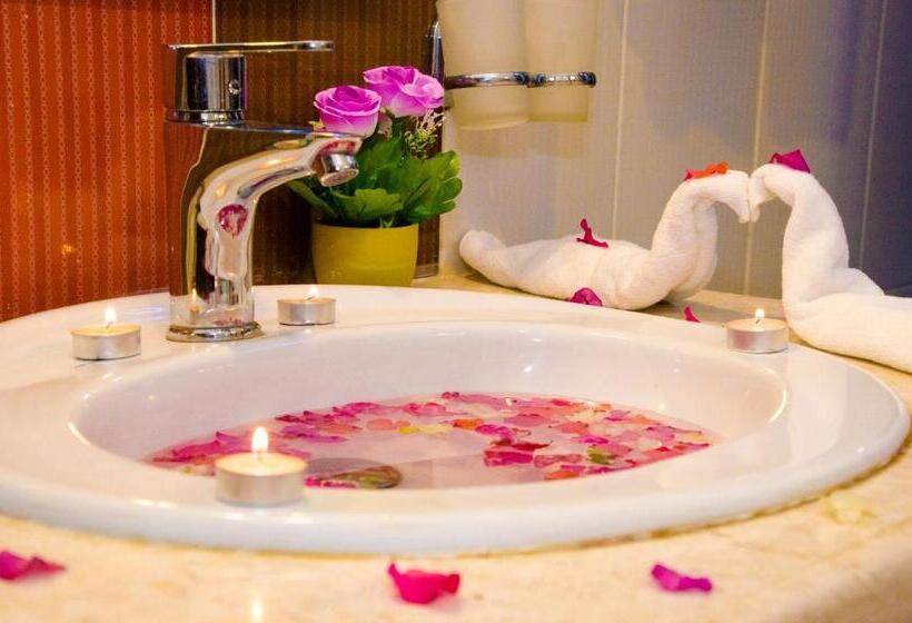 Полулюкс, Swiss Spirit Hotel & Suites Taif