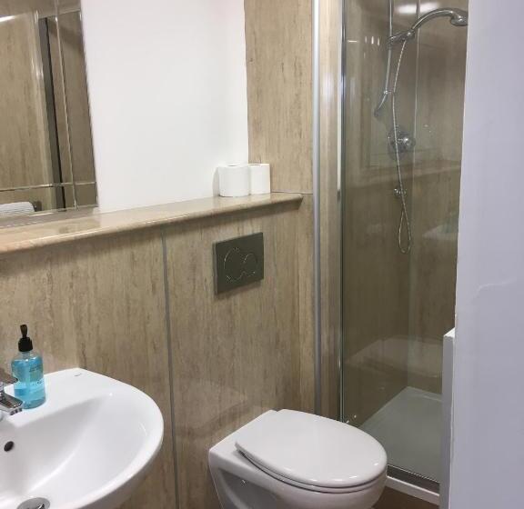 غرفة ديلوكس, The Millcroft