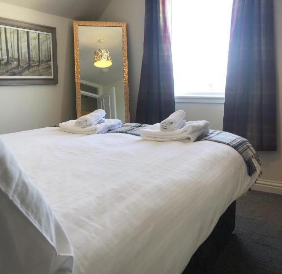 جناح ديلوكس, The Millcroft