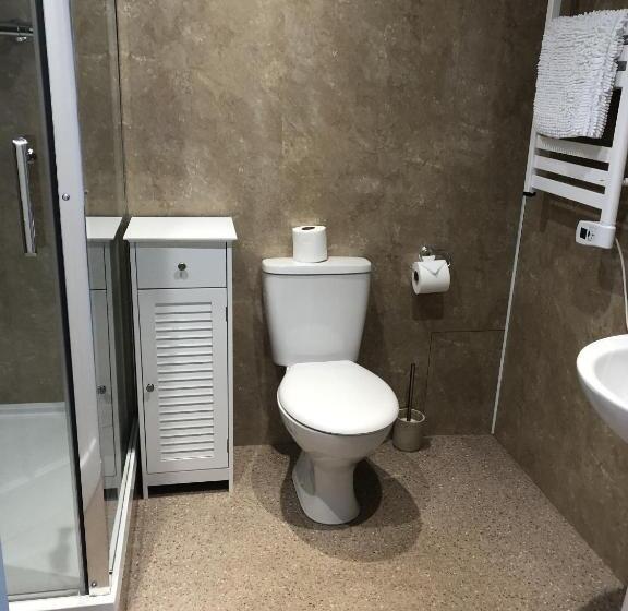 جناح, The Millcroft