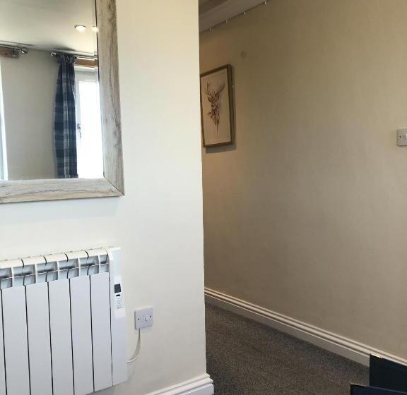 جناح, The Millcroft