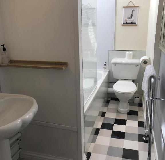 غرفة أساسية فردية, The Millcroft