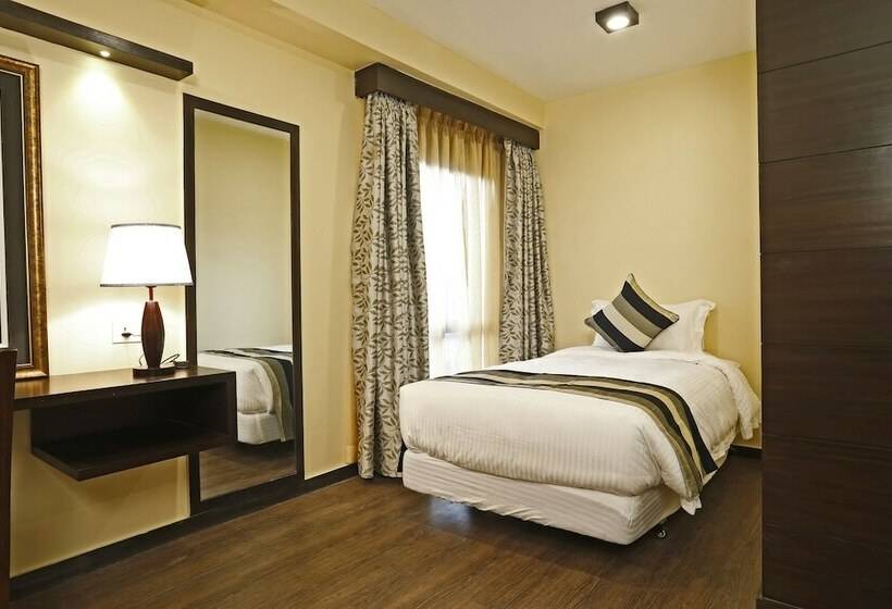 סוויטה משפחתית, United Business