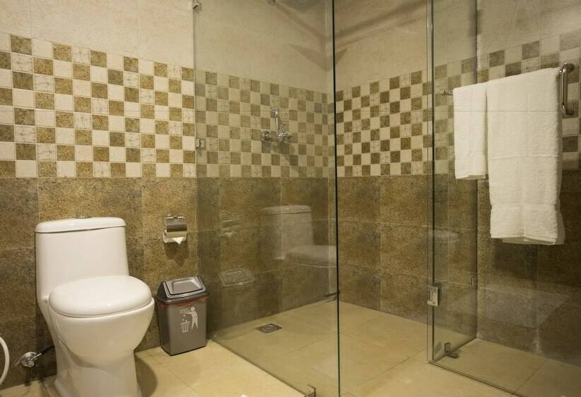 סוויטה משפחתית, United Business