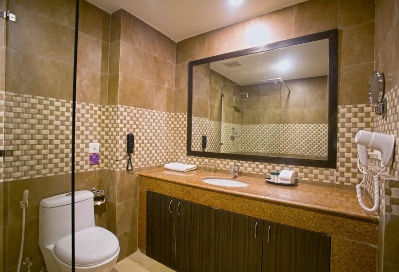 חדר דלוקס, United Business