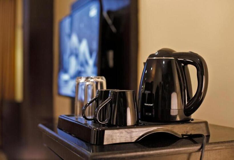 סוויטה אקזקיוטיב, United Business