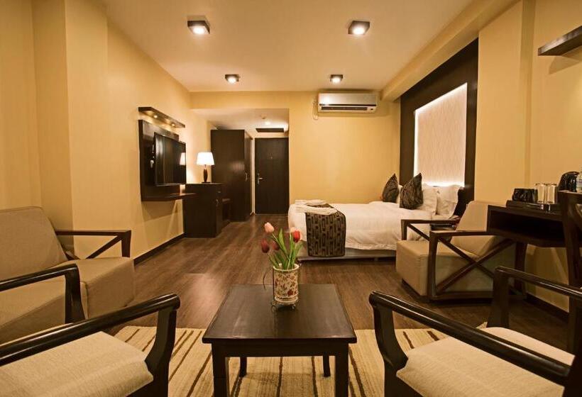 סוויטה אקזקיוטיב, United Business