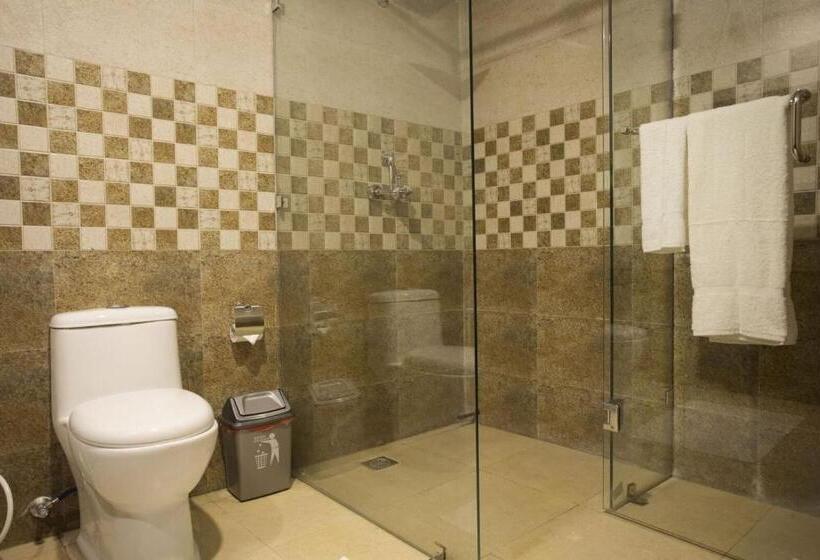 סוויטה משפחתית, United Business