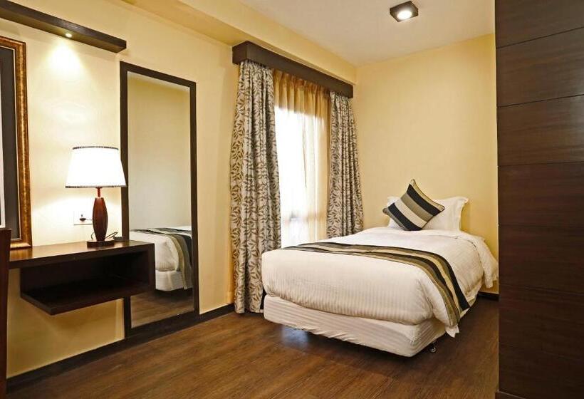 סוויטה משפחתית, United Business