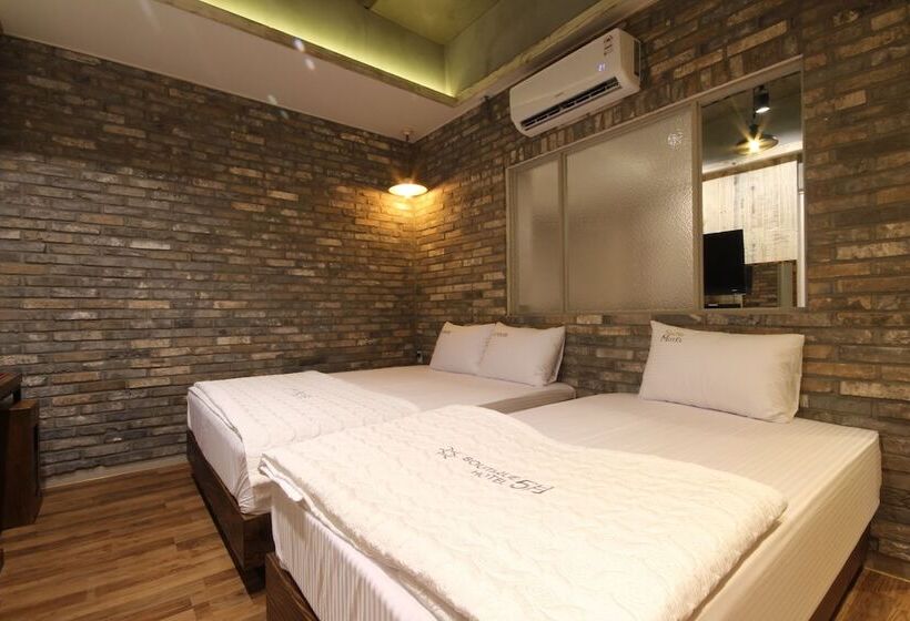 Номер Стандарт, Boutique Hotel May