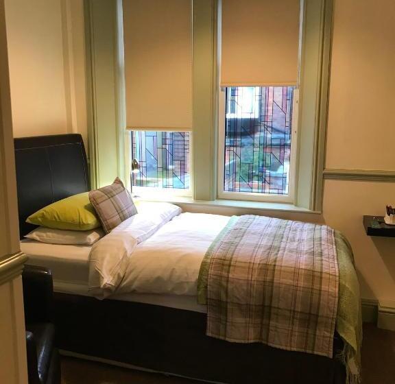 标准单人间, Abberley House