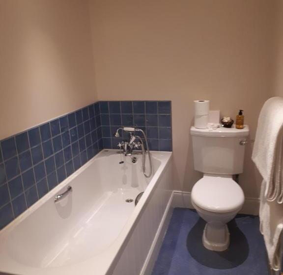 Family Room, Bridgend