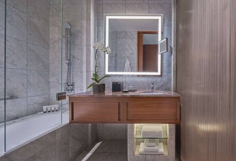 Club Szoba, Grand Hyatt Manila