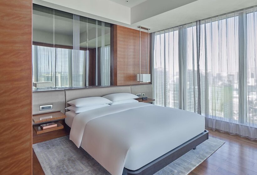 Lakosztály, Grand Hyatt Manila