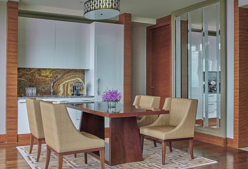 Executive Suite, Grand Hyatt Manila