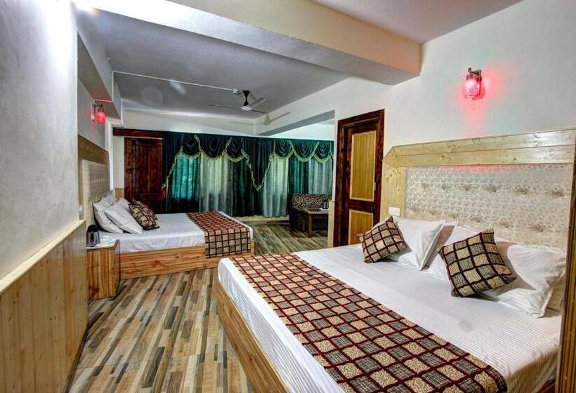 豪华家庭房间, Highway Inn