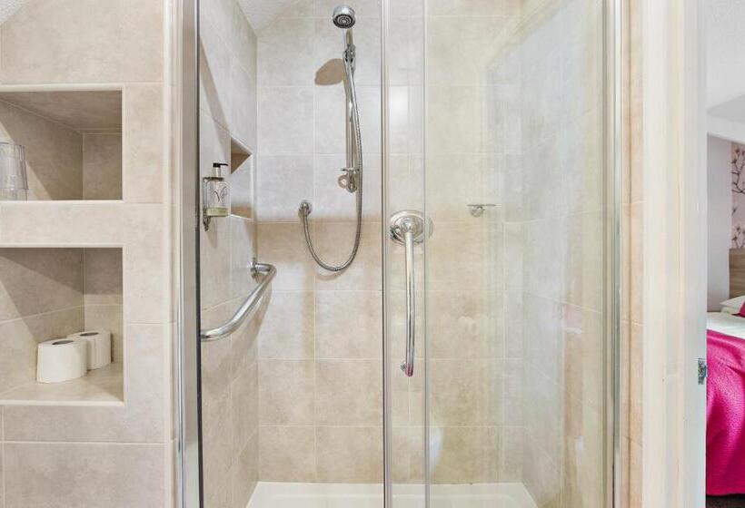 اتاق خانوادگی, Marine