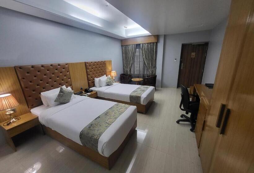 Cameră Deluxe, Momo Inn