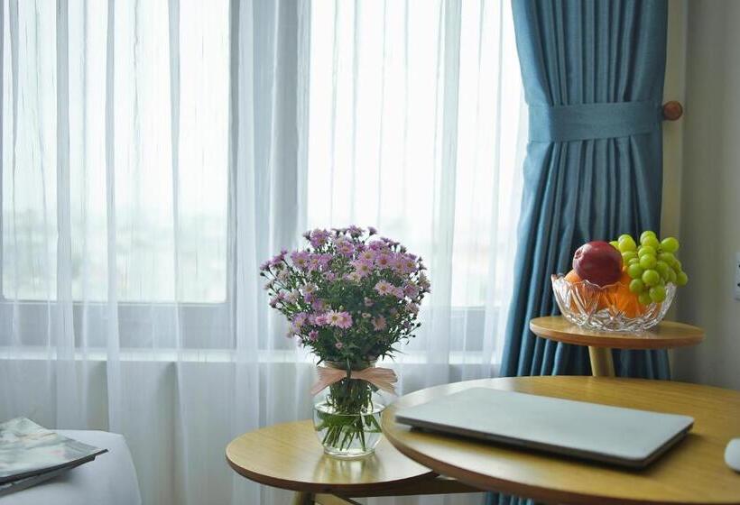 اتاق سوپریور با چشم‌انداز شهر, San Marino Boutique Danang