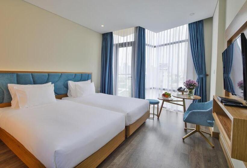 اتاق لوکس با چشم‌انداز شهر, San Marino Boutique Danang