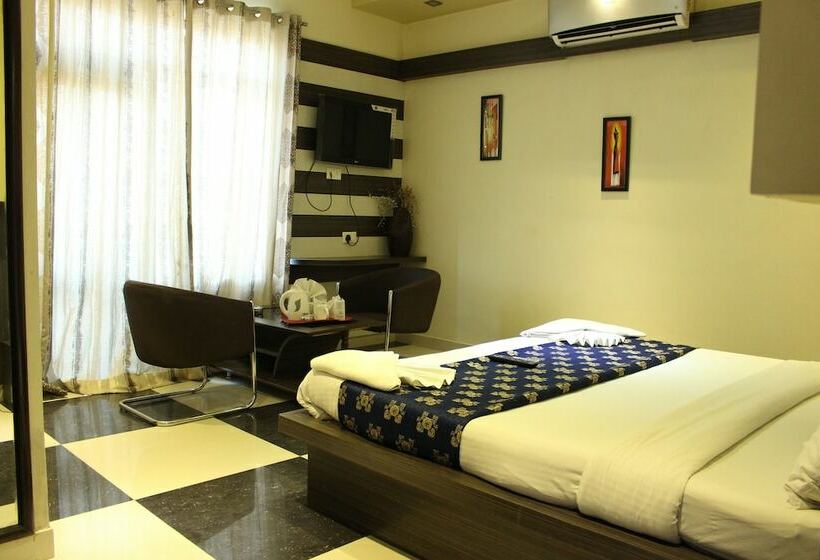 デラックスルーム, Shagun Residency Behror