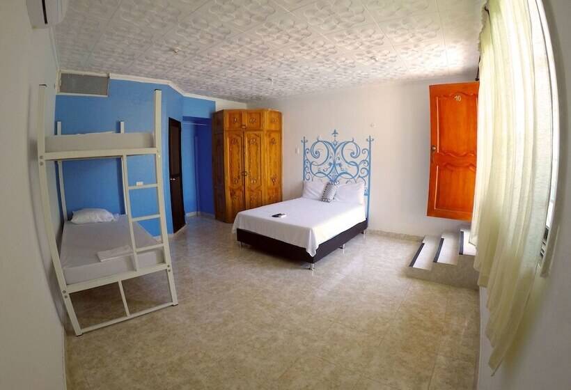 4인용 스탠다드 룸, Wonderland Hostel By Gb Collection