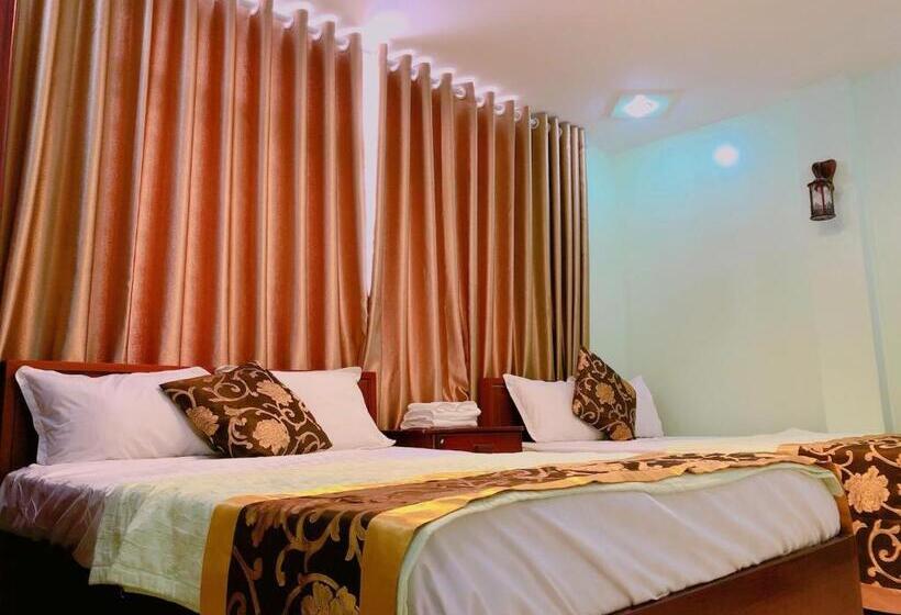 اتاق استاندارد با چشم‌انداز کوهستان, Green Mountain Hostel
