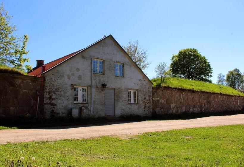 اتاق استاندارد سه تخته با سرویس بهداشتی مشترک, Magasinet