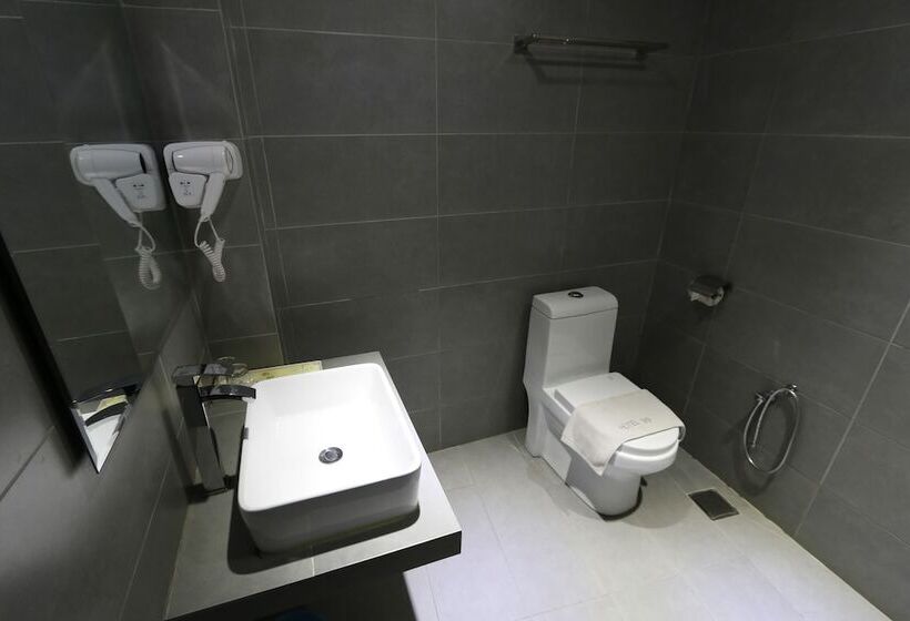 高级大房间, 99 Kelana Jaya