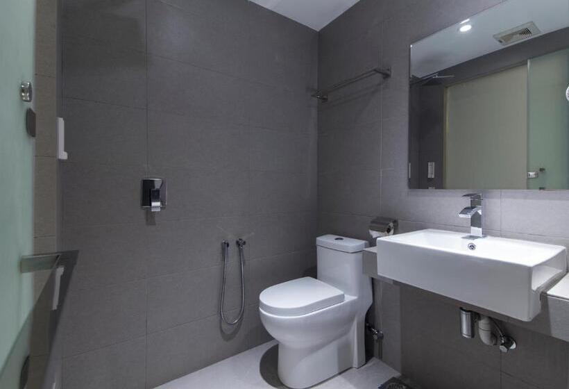 Семейный Номер, 99 Kelana Jaya